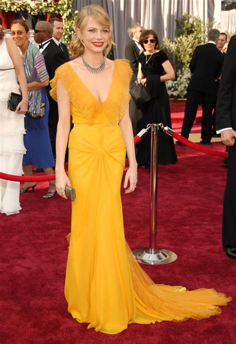 Saffron Vera Wang dress of Michelle Williams .